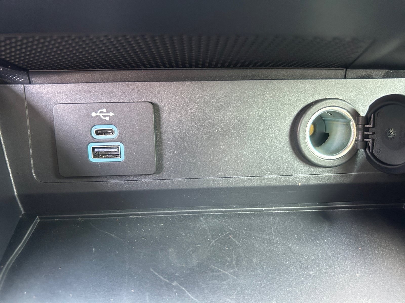 Used 2025 Ford Mustang Premium RWD image 18