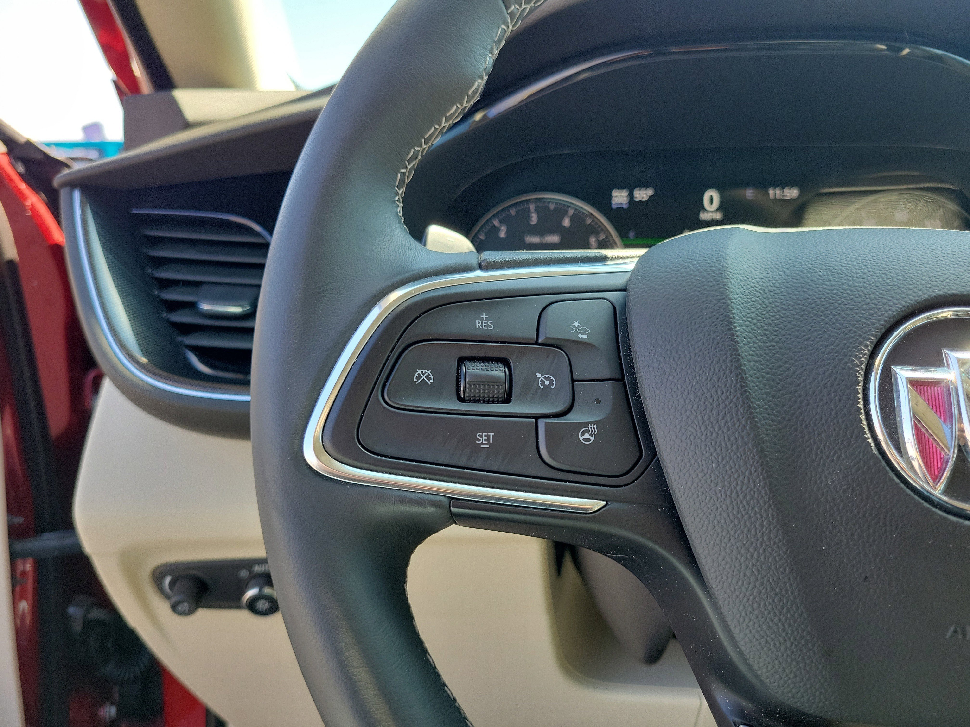 Used 2023 Buick Envision Essence image 22