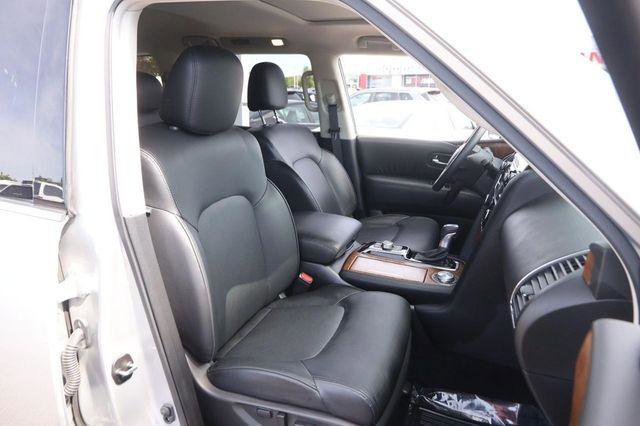 Used 2024 Nissan Armada SL w/ Captain's Chairs Package AWD/4WD image 30