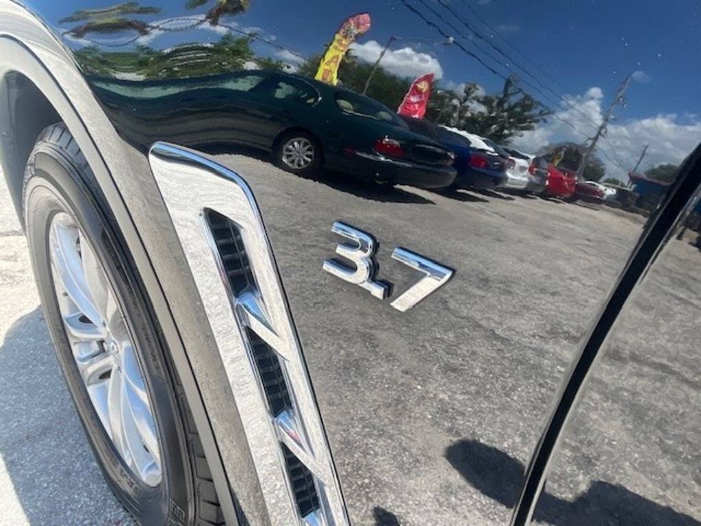 Used 2017 INFINITI QX70 2WD image 7
