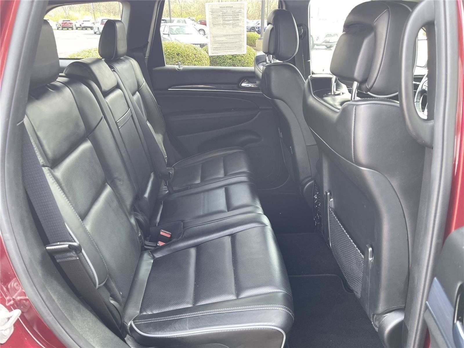 Used 2019 Jeep Grand Cherokee Overland AWD/4WD image 38