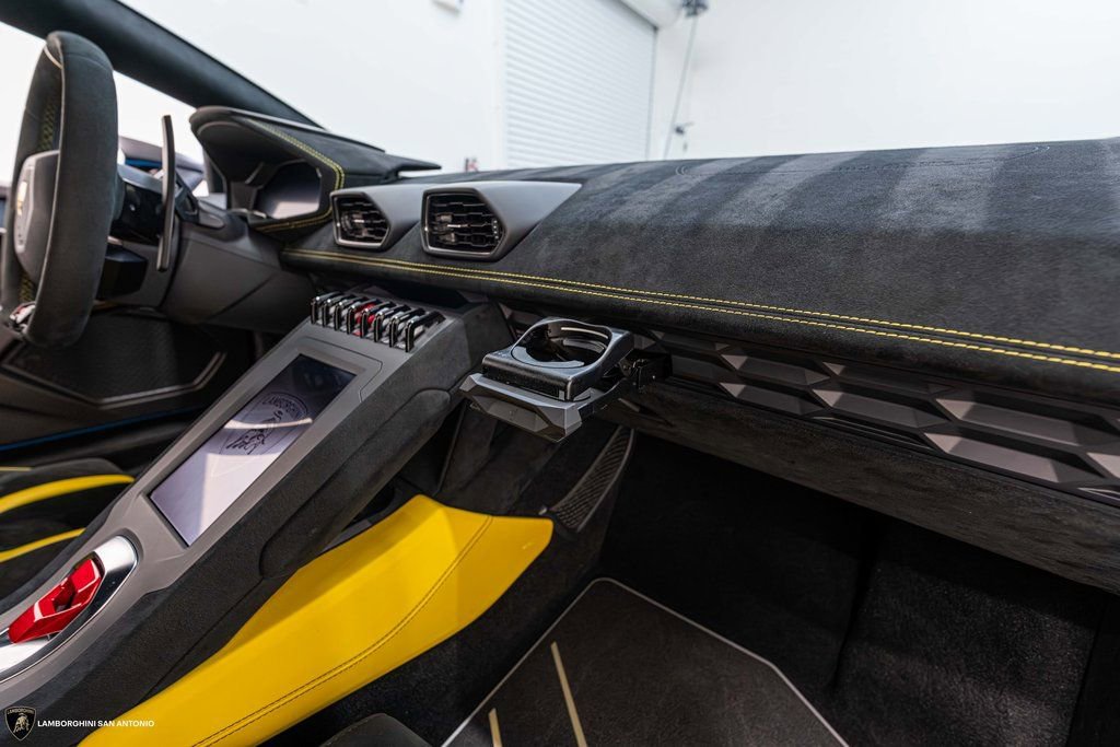 Used 2022 Lamborghini Huracan STO image 26