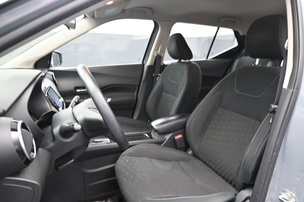 Used 2023 Nissan Kicks SV FWD image 15