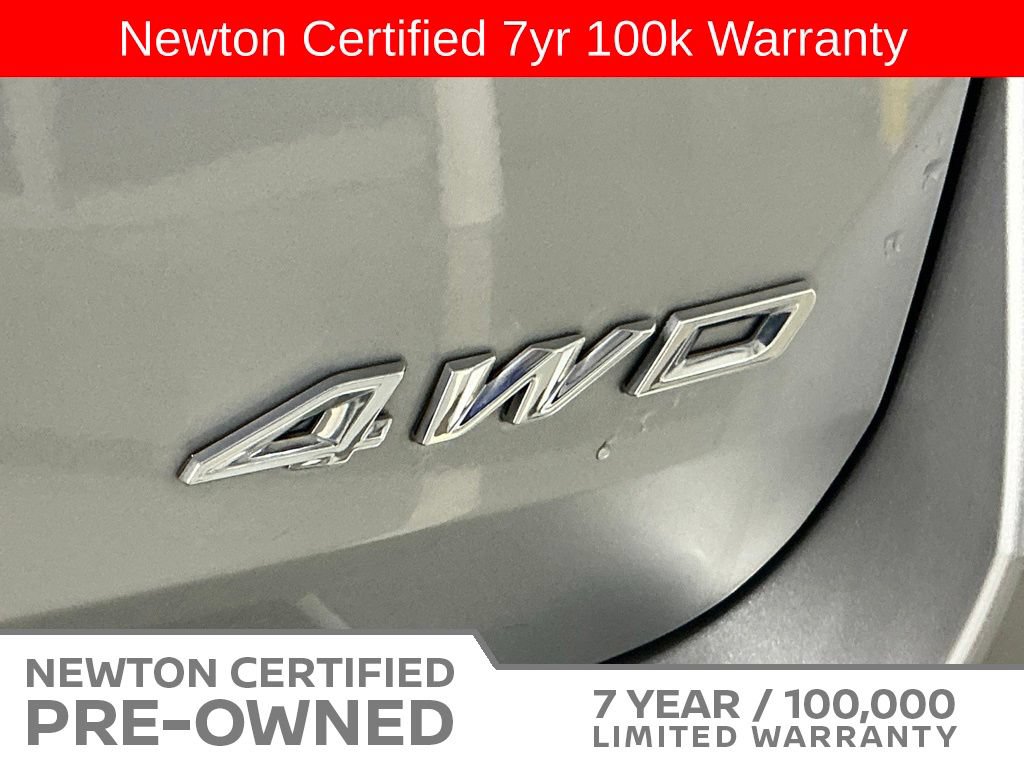 Used 2021 Ford Explorer XLT w/ Equipment Group 202A AWD/4WD image 9