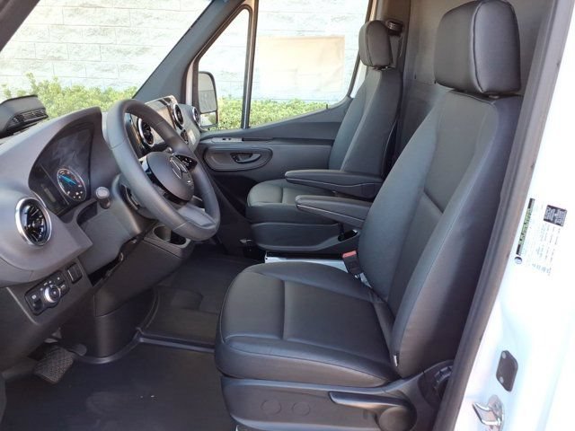New 2025 Mercedes-Benz eSprinter 170 Cargo image 15