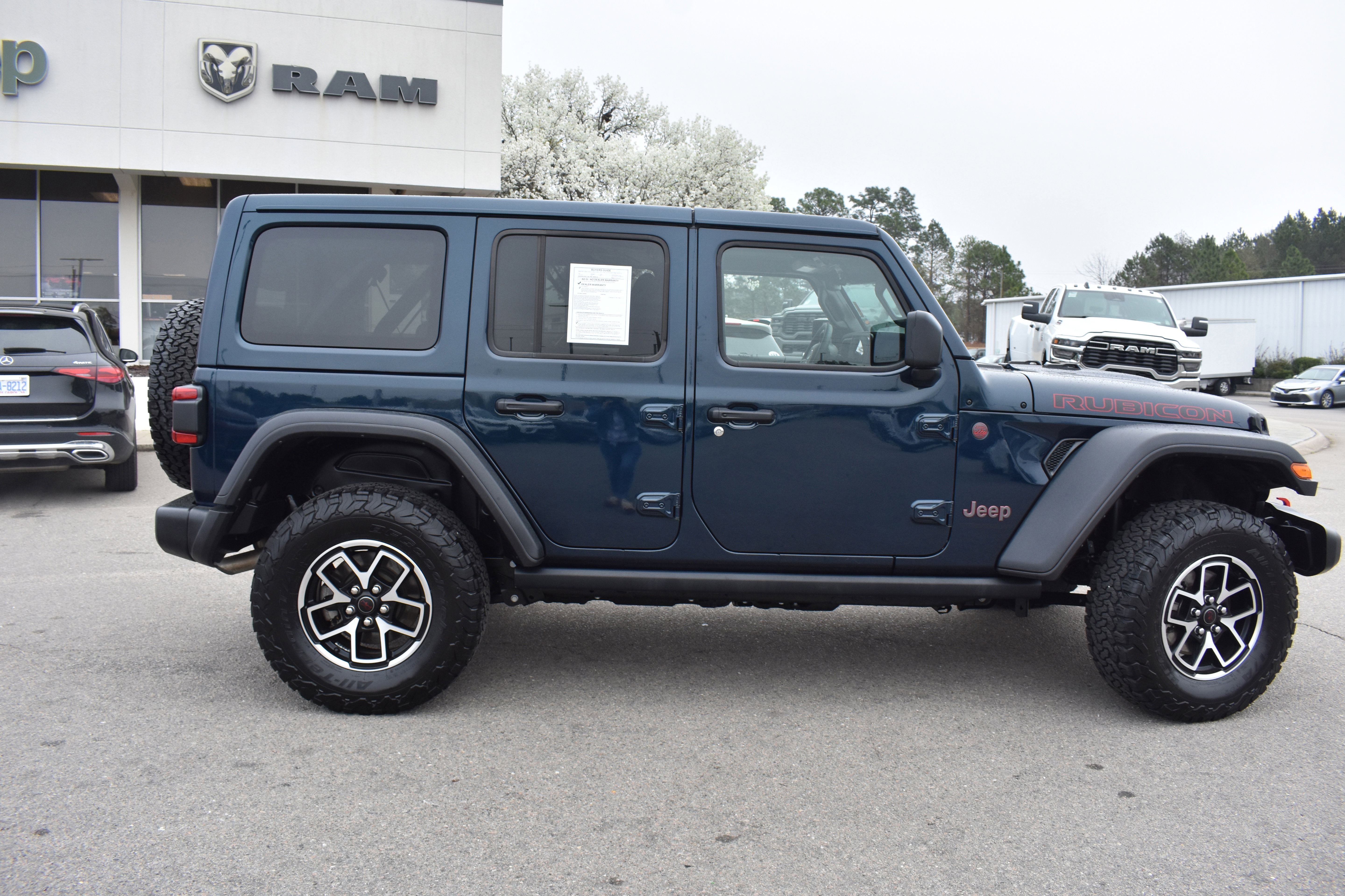 Used 2025 Jeep Wrangler Unlimited Rubicon w/ Safety Group image 10