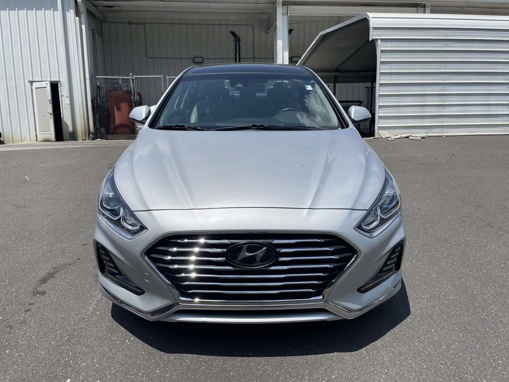 Used 2019 Hyundai Sonata Limited w/ Ultimate Package 02 FWD image 2