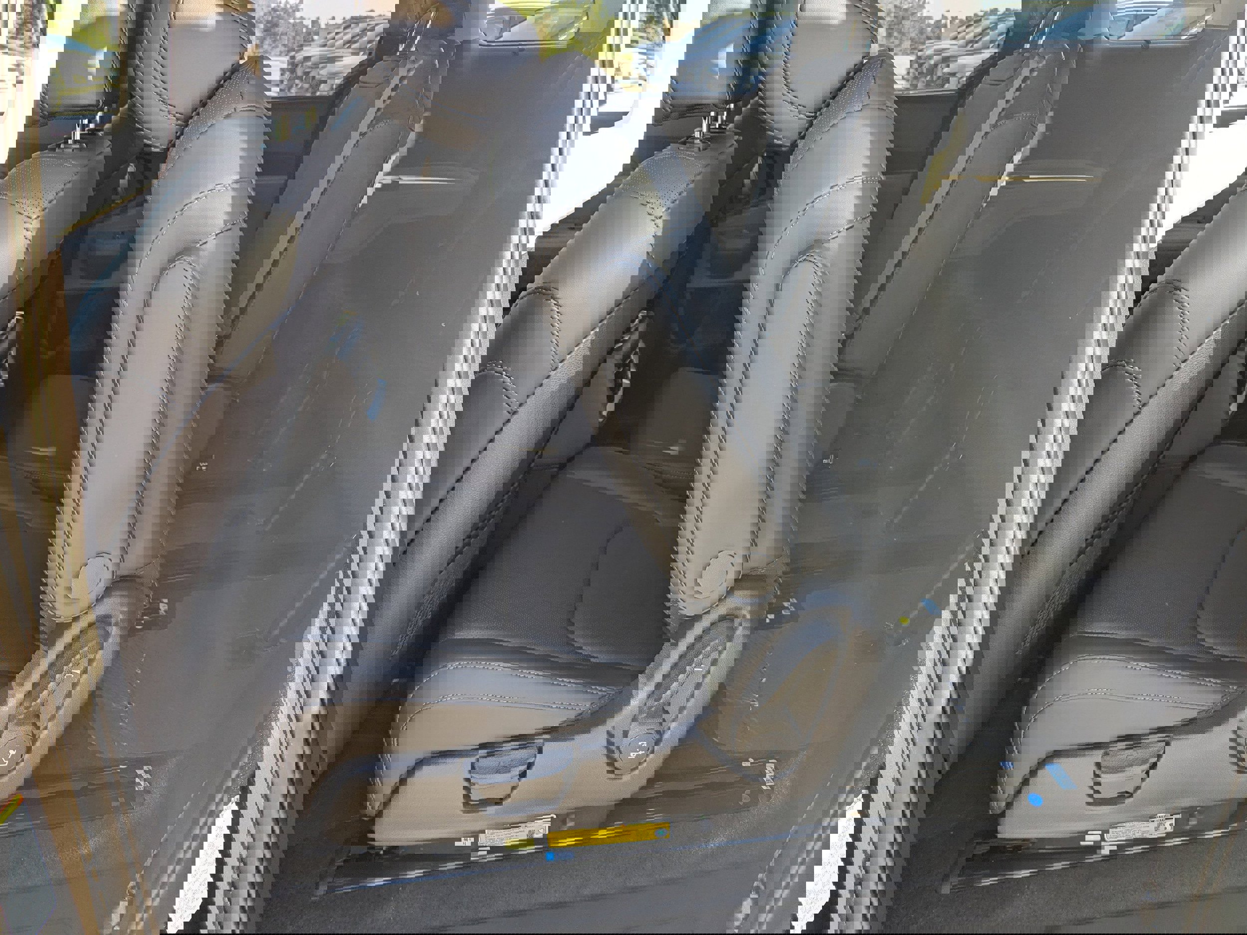 New 2026 Kia Carnival EX image 4