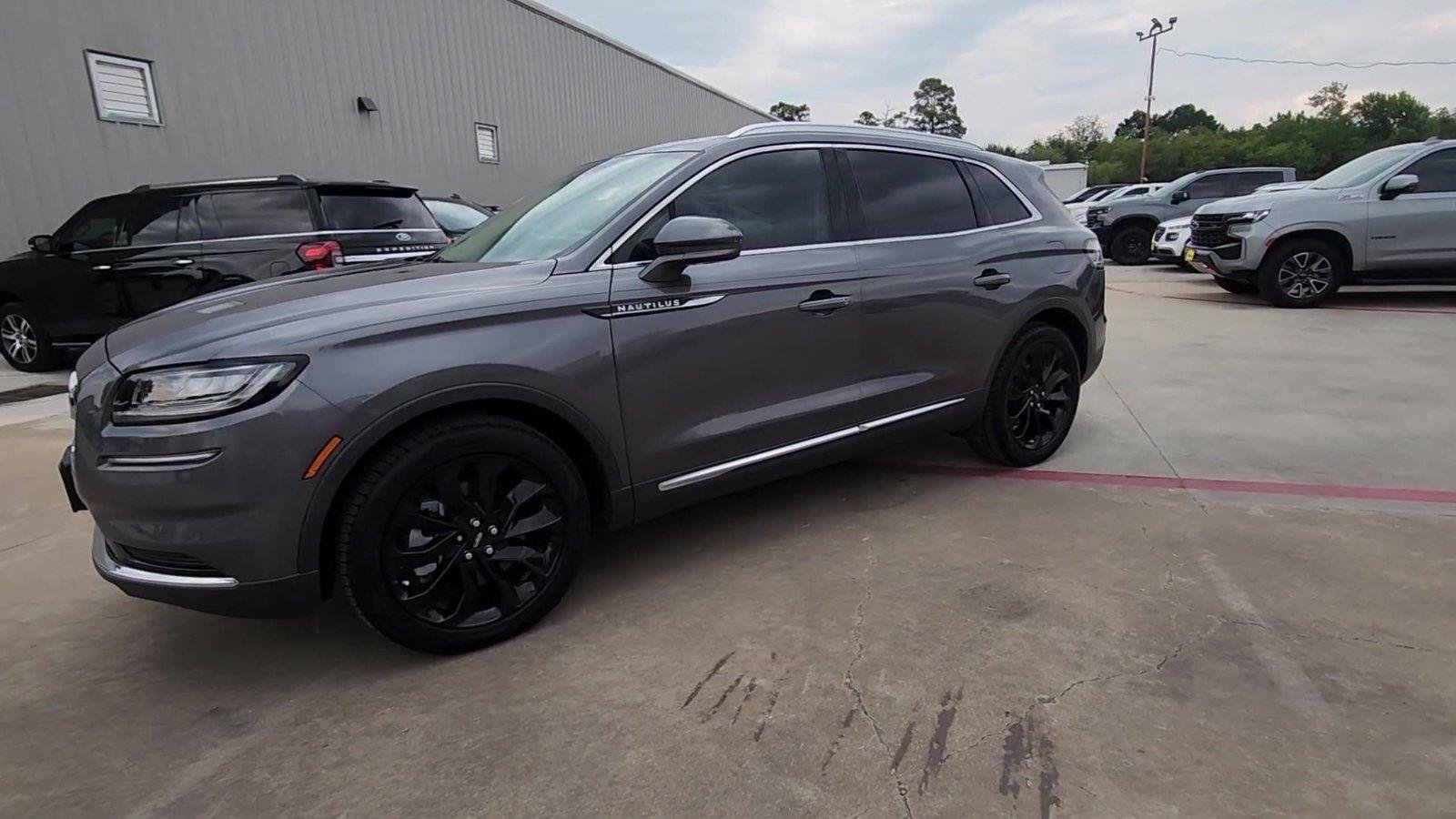 Used 2022 Lincoln Nautilus Reserve FWD image 4