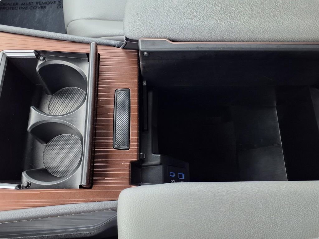 Used 2024 Toyota Sienna XLE w/ XLE Plus Package image 13