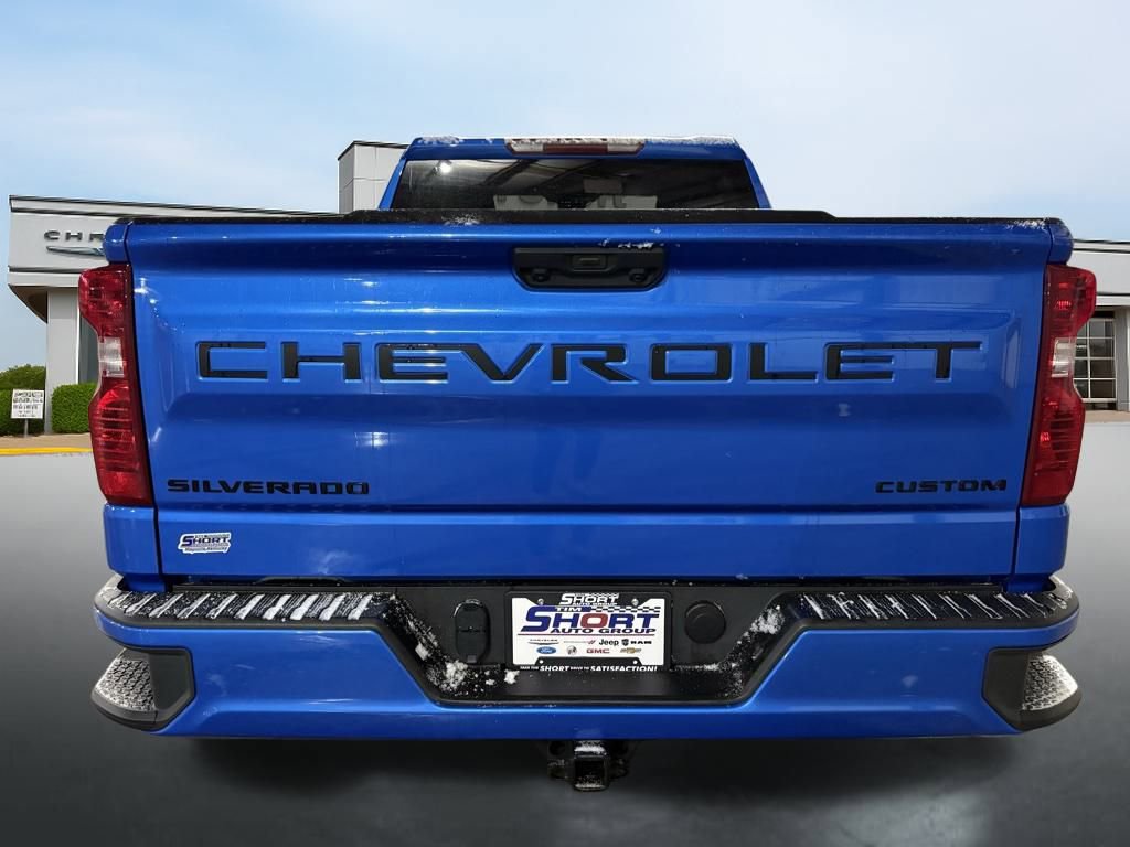 Used 2025 Chevrolet Silverado 1500 Custom w/ Turbomax Blackout Package image 4