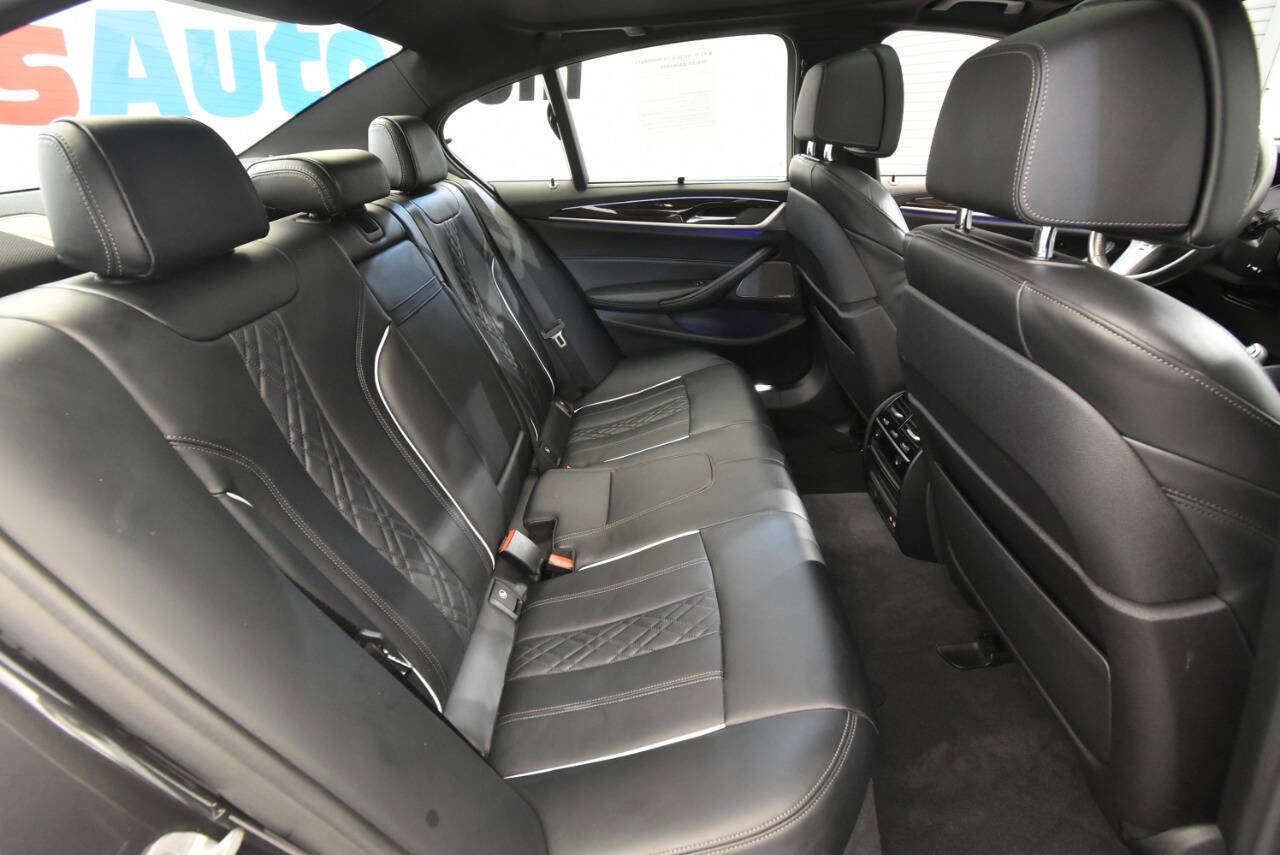 Used 2020 BMW M550i xDrive w/ Executive Package image 16