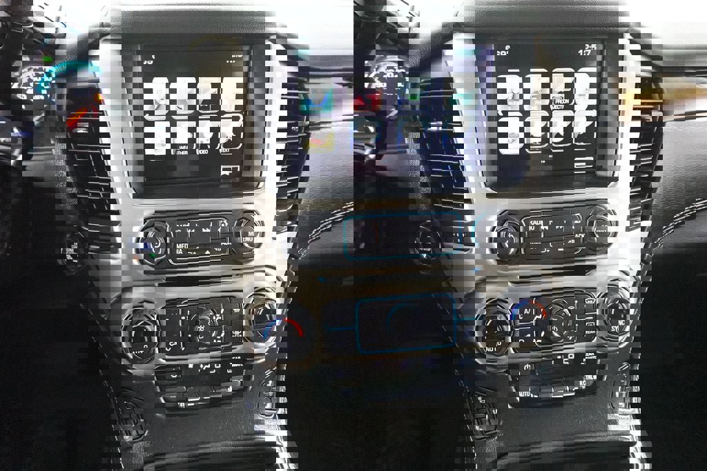 Used 2019 GMC Yukon Denali w/ Denali Ultimate Package image 18