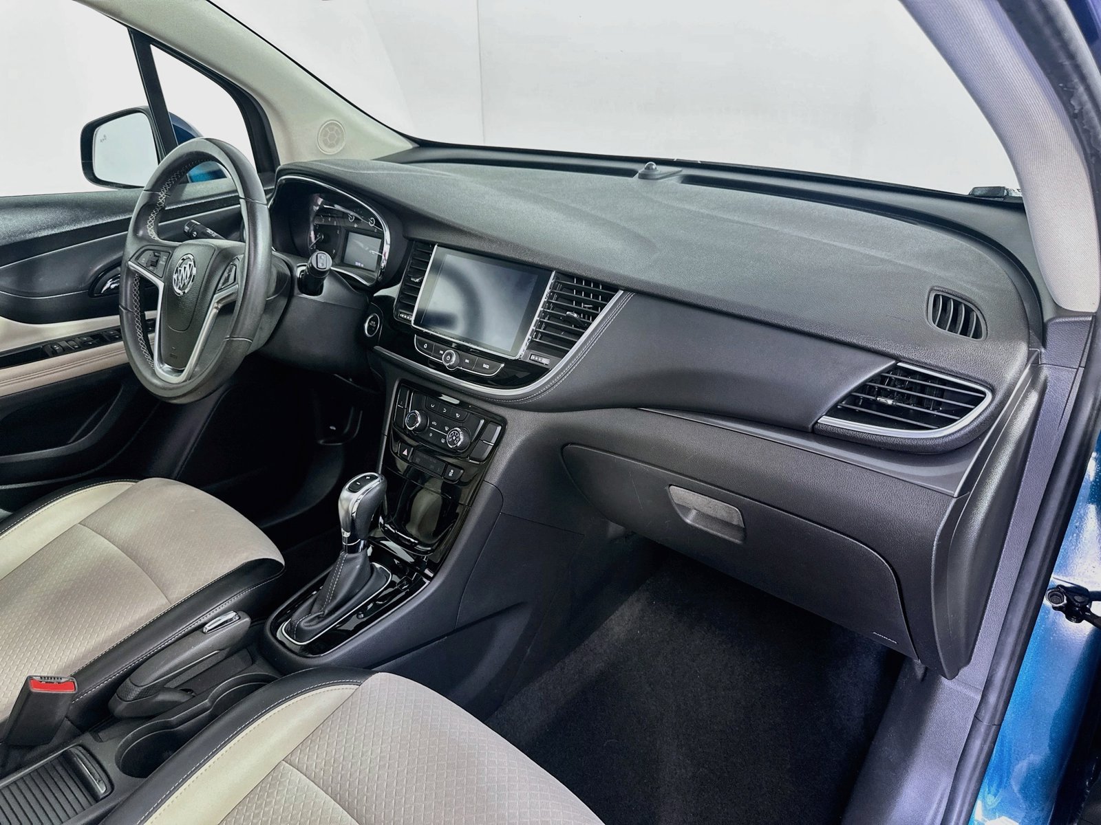 Used 2020 Buick Encore Preferred w/ Safety Package FWD image 26