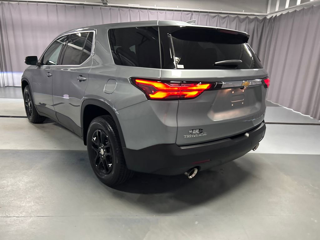 Used 2023 Chevrolet Traverse LS w/ Safety Package FWD image 5