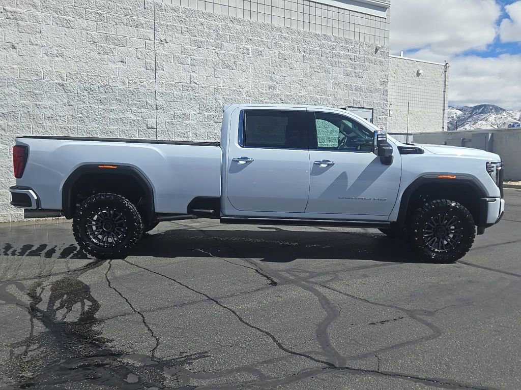 Used 2026 GMC Sierra 3500 Denali Ultimate image 2