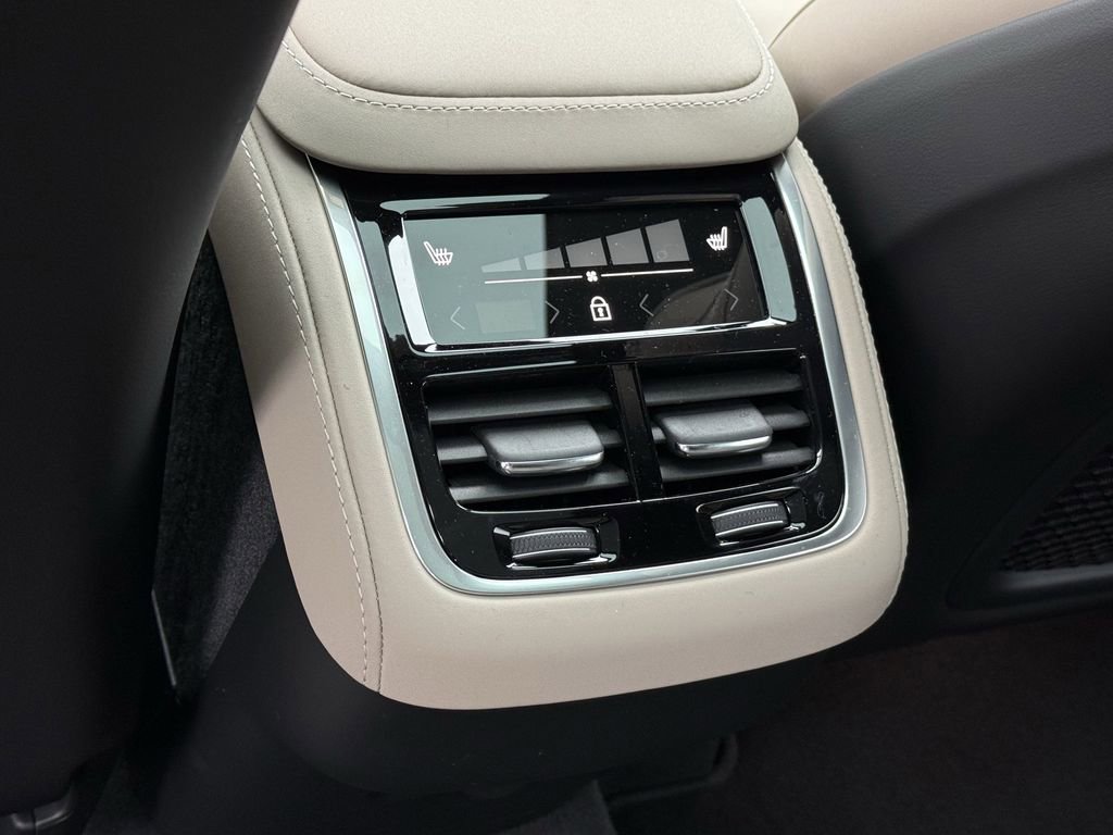 New 2026 Volvo XC90 B6 Plus w/ Protection Package Premier image 12