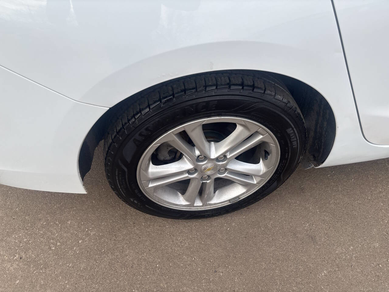Used 2017 Chevrolet Cruze LT image 5