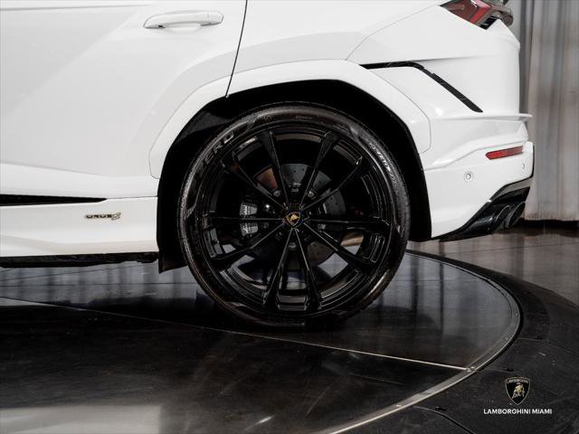 Used 2024 Lamborghini Urus S AWD/4WD image 13