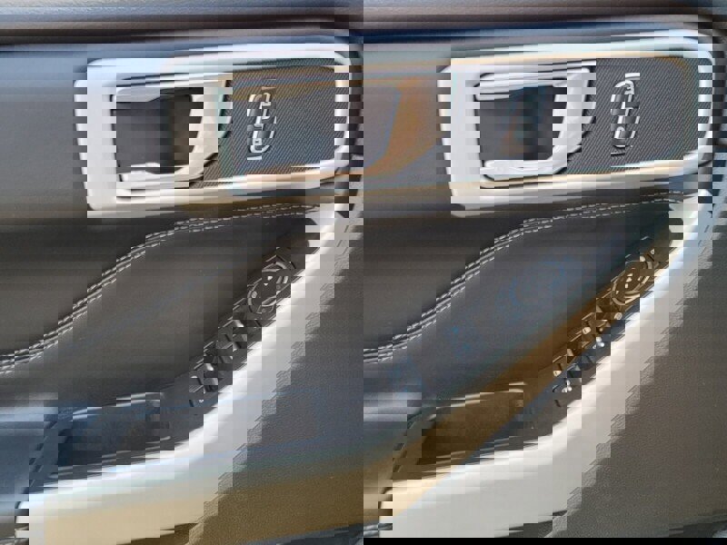 Used 2021 Ford Explorer XLT w/ Equipment Group 202A image 29