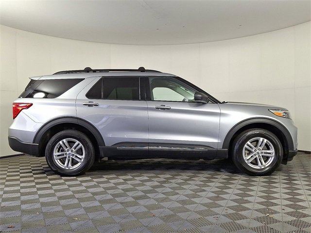 Used 2023 Ford Explorer XLT w/ Equipment Group 202A image 10