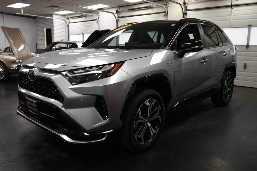 Used 2022 Toyota RAV4 XSE image 3