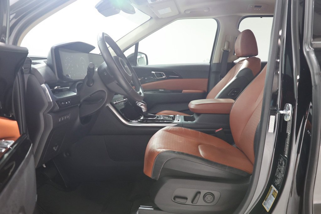 Used 2023 Kia Carnival SX Prestige FWD image 17