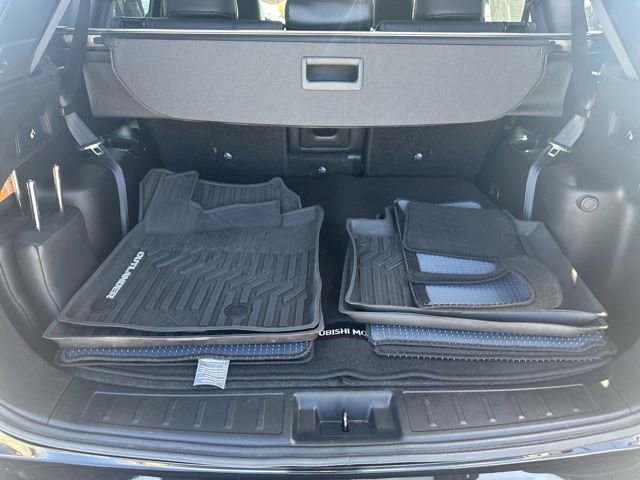 Used 2023 Mitsubishi Outlander SE image 28