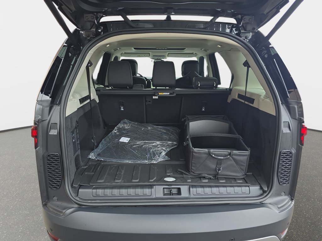New 2026 Land Rover Discovery S AWD/4WD image 10