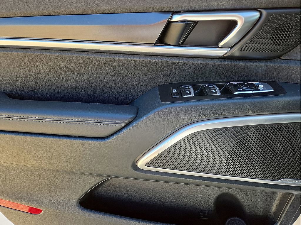 Used 2025 Kia Telluride S FWD image 21