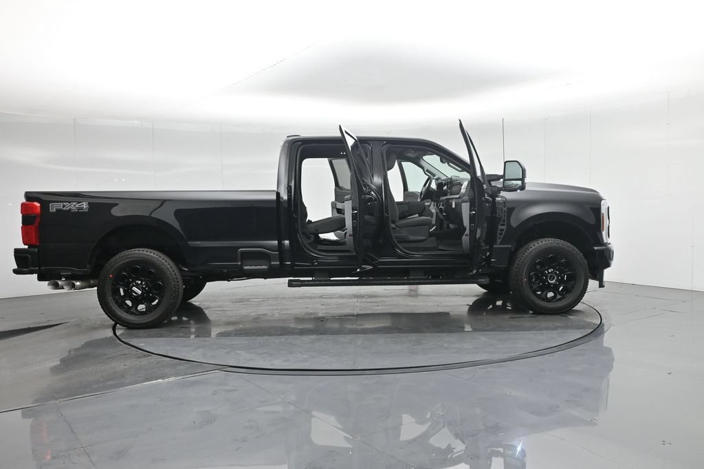 New 2026 Ford F350 XLT w/ XLT Premium Package AWD/4WD image 4