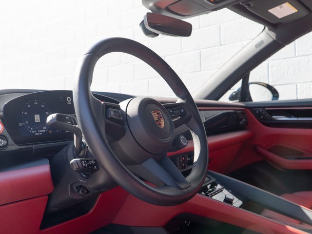 Certified 2024 Porsche Macan 4 Electric image 4