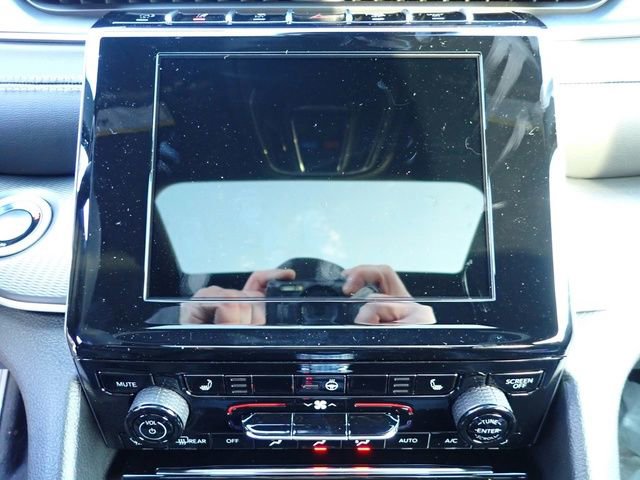 New 2025 Jeep Grand Cherokee Laredo X w/ Luxury Tech Group I image 21