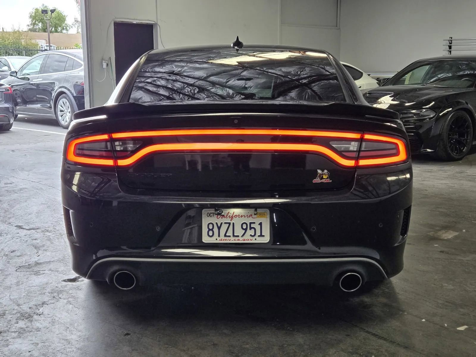 Used 2016 Dodge Charger R/T Scat Pack w/ Beats Audio Group RWD image 3