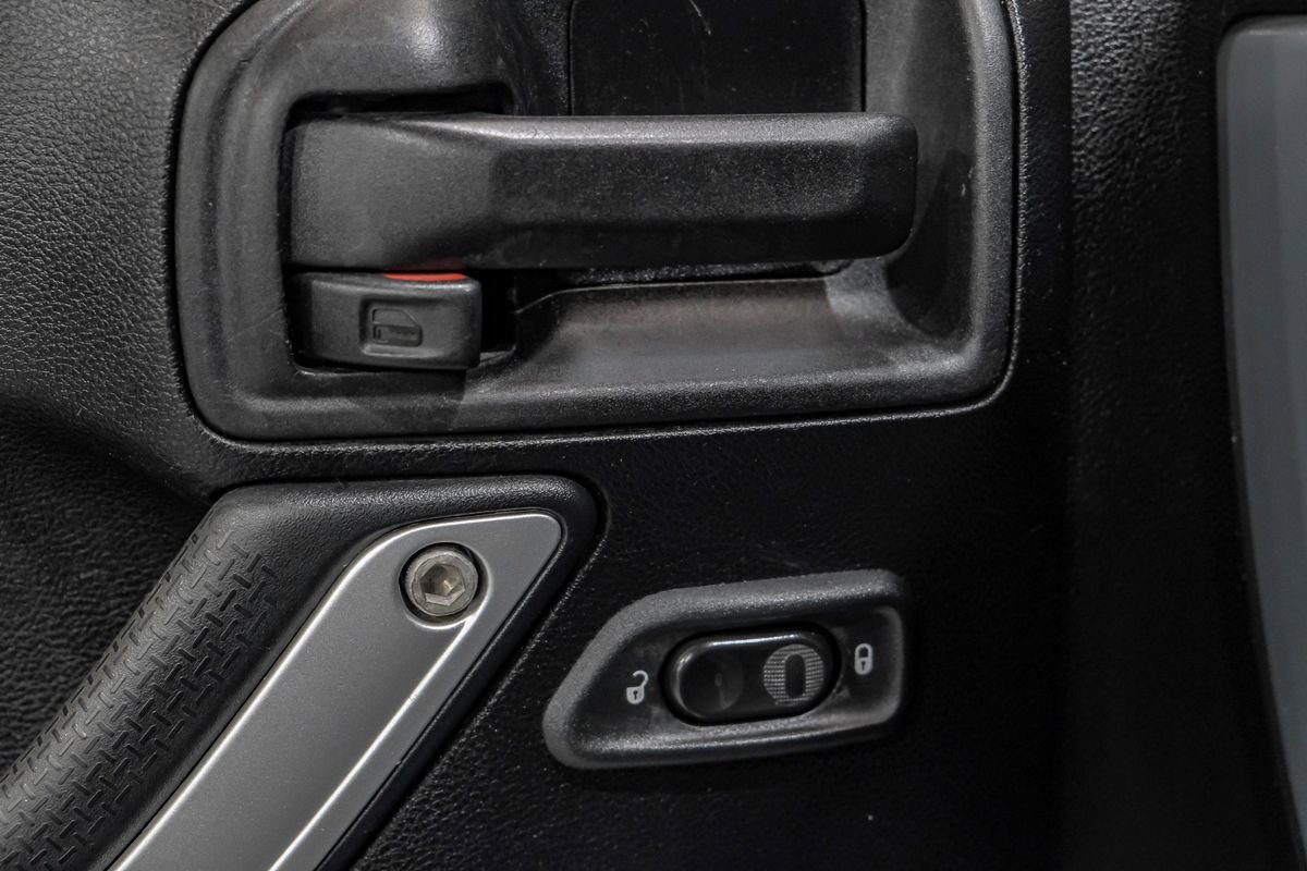 Used 2014 Jeep Wrangler Unlimited Rubicon w/ Connectivity Group image 40