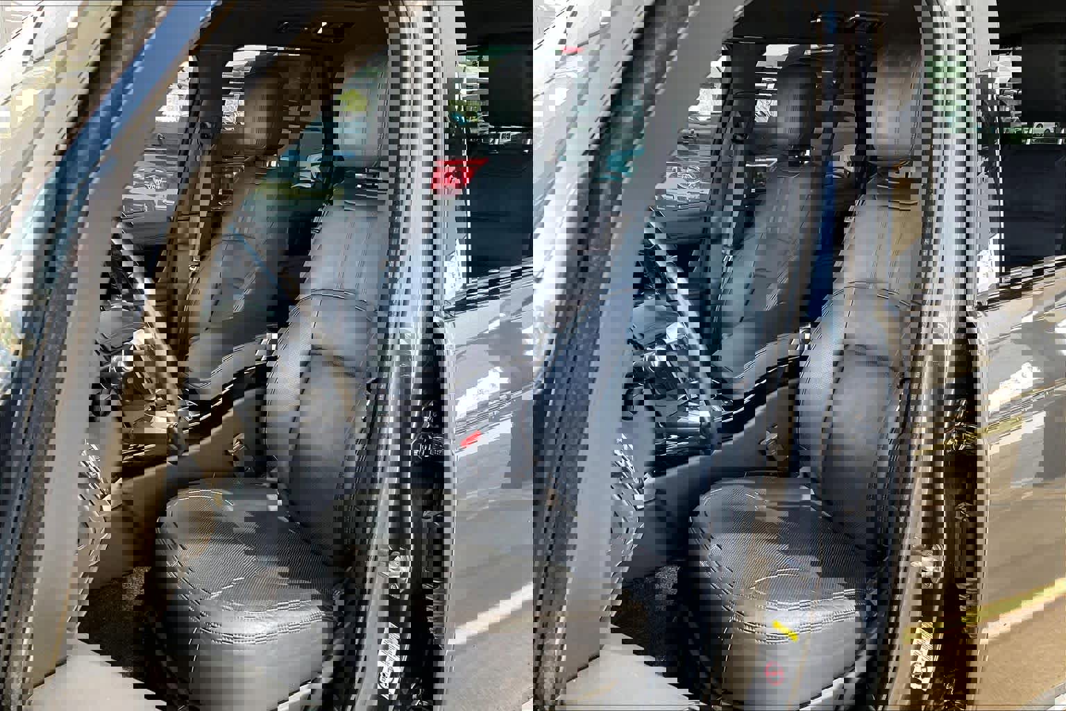 Used 2022 Land Rover Range Rover Westminster Edition image 8