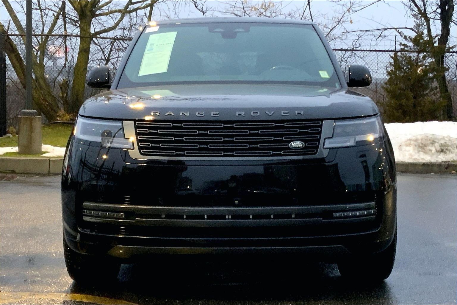 Used 2024 Land Rover Range Rover SE image 3