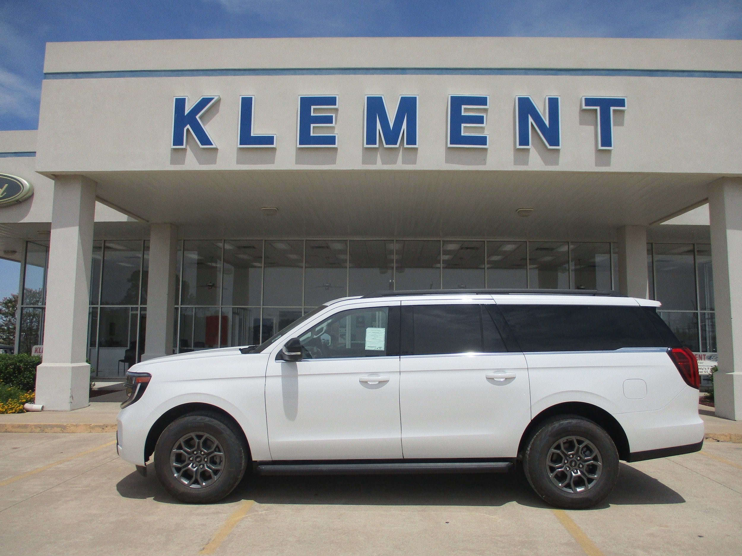 New 2027 Ford Expedition Max Active AWD/4WD image 1