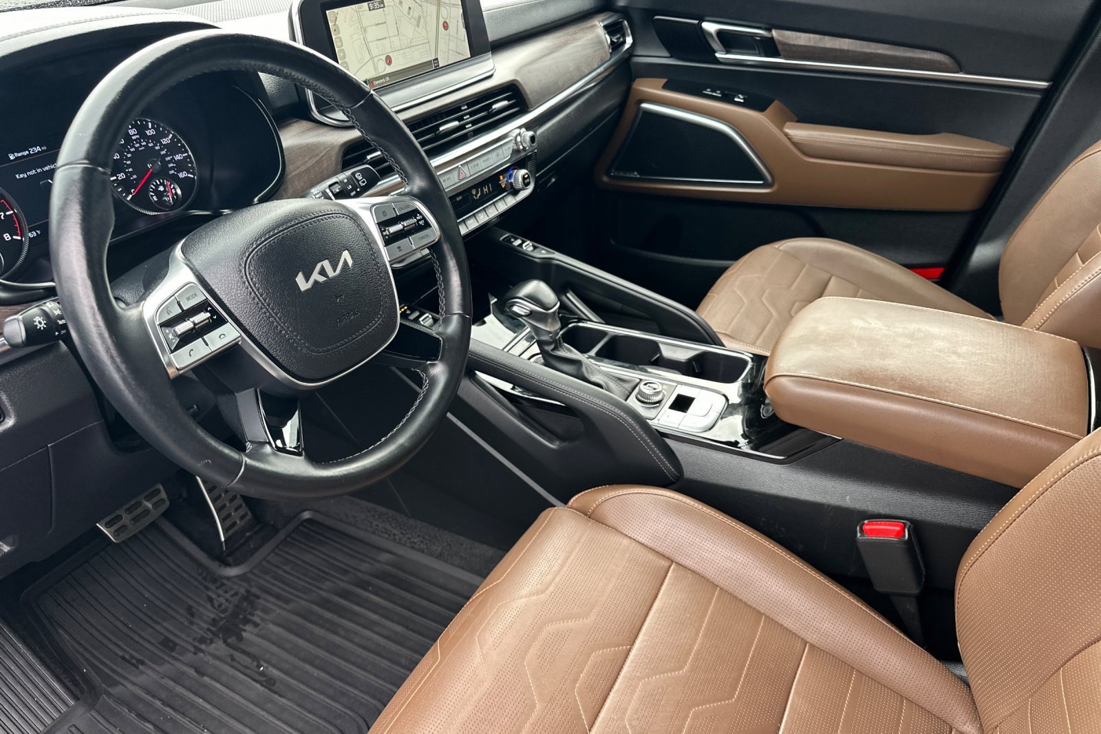 Used 2022 Kia Telluride SX w/ SX Prestige Package image 7