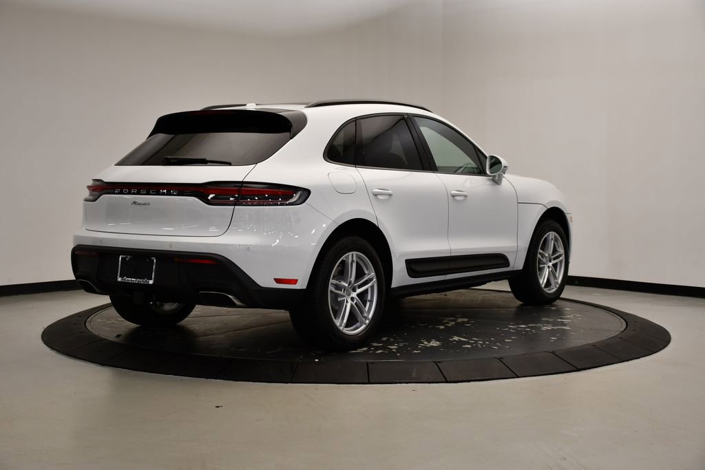 Certified 2025 Porsche Macan image 7