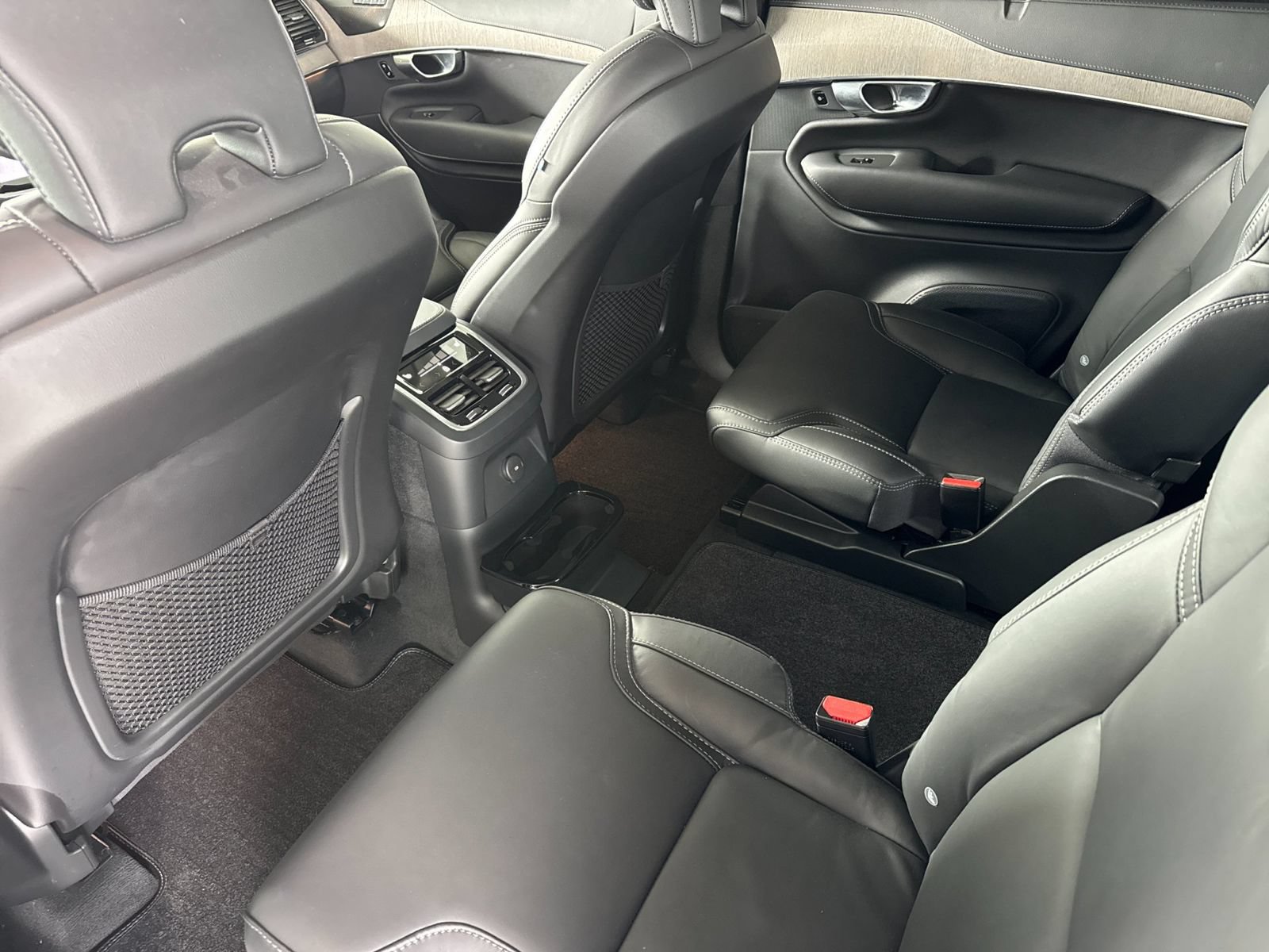 Certified 2023 Volvo XC90 T8 Ultimate w/ Protection Package AWD/4WD image 6