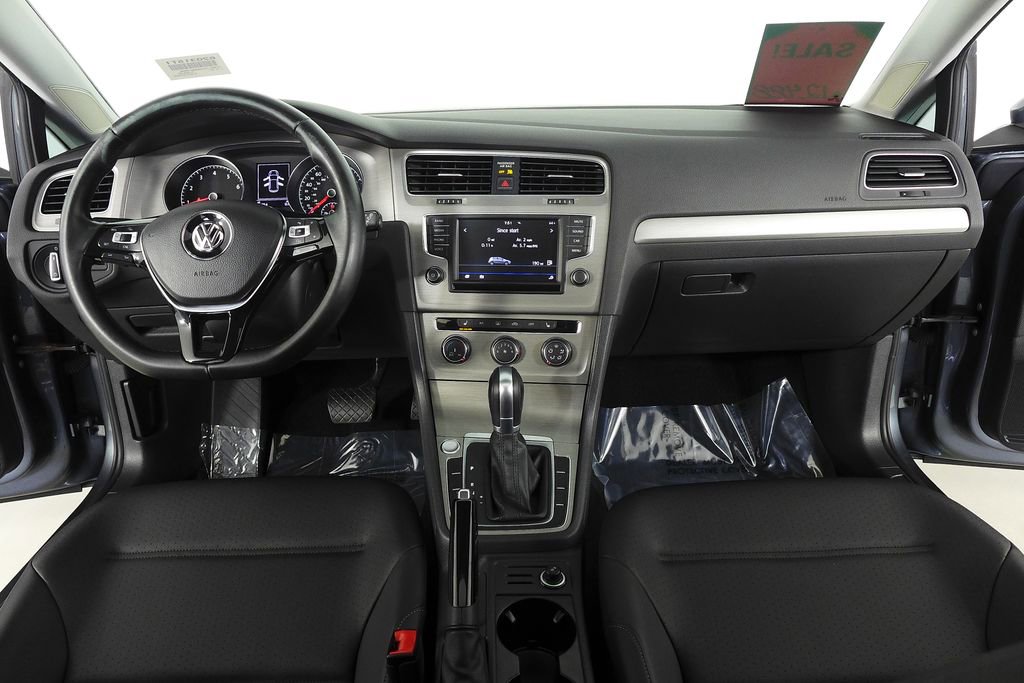 Used 2017 Volkswagen Golf S image 25