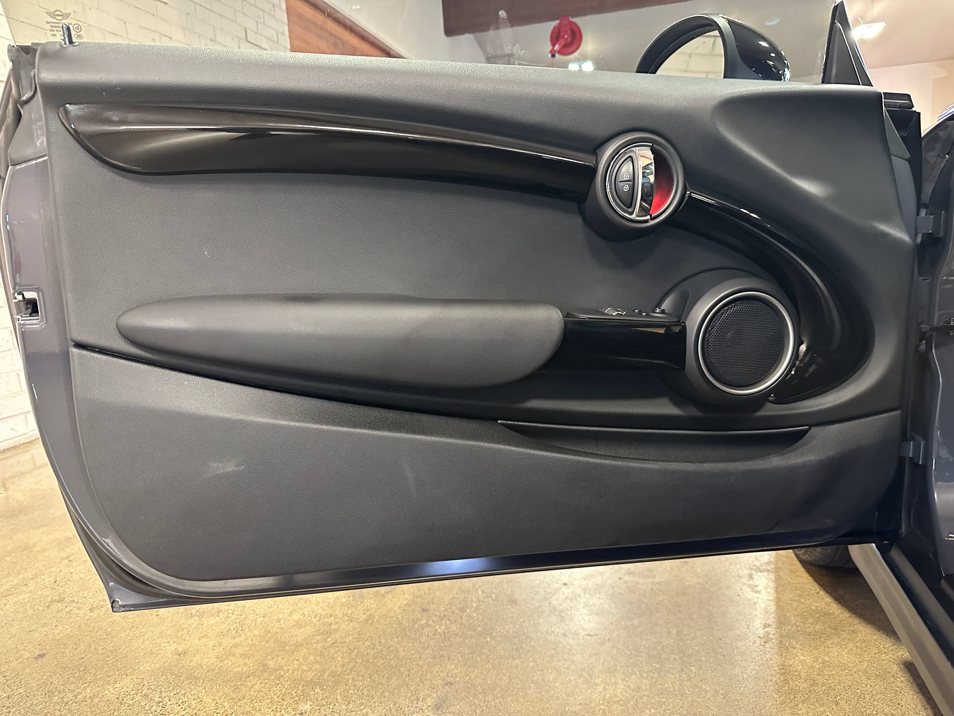 Used 2014 MINI Cooper S FWD image 25