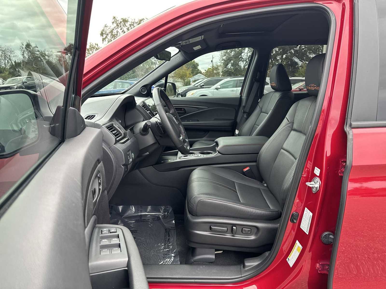 Used 2024 Honda Passport TrailSport image 2