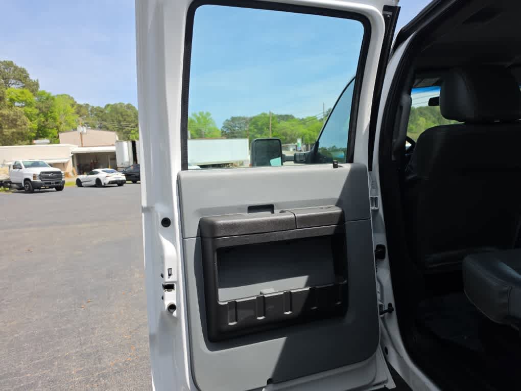 Used 2016 Ford F550 2WD Crew Cab Super Duty image 32