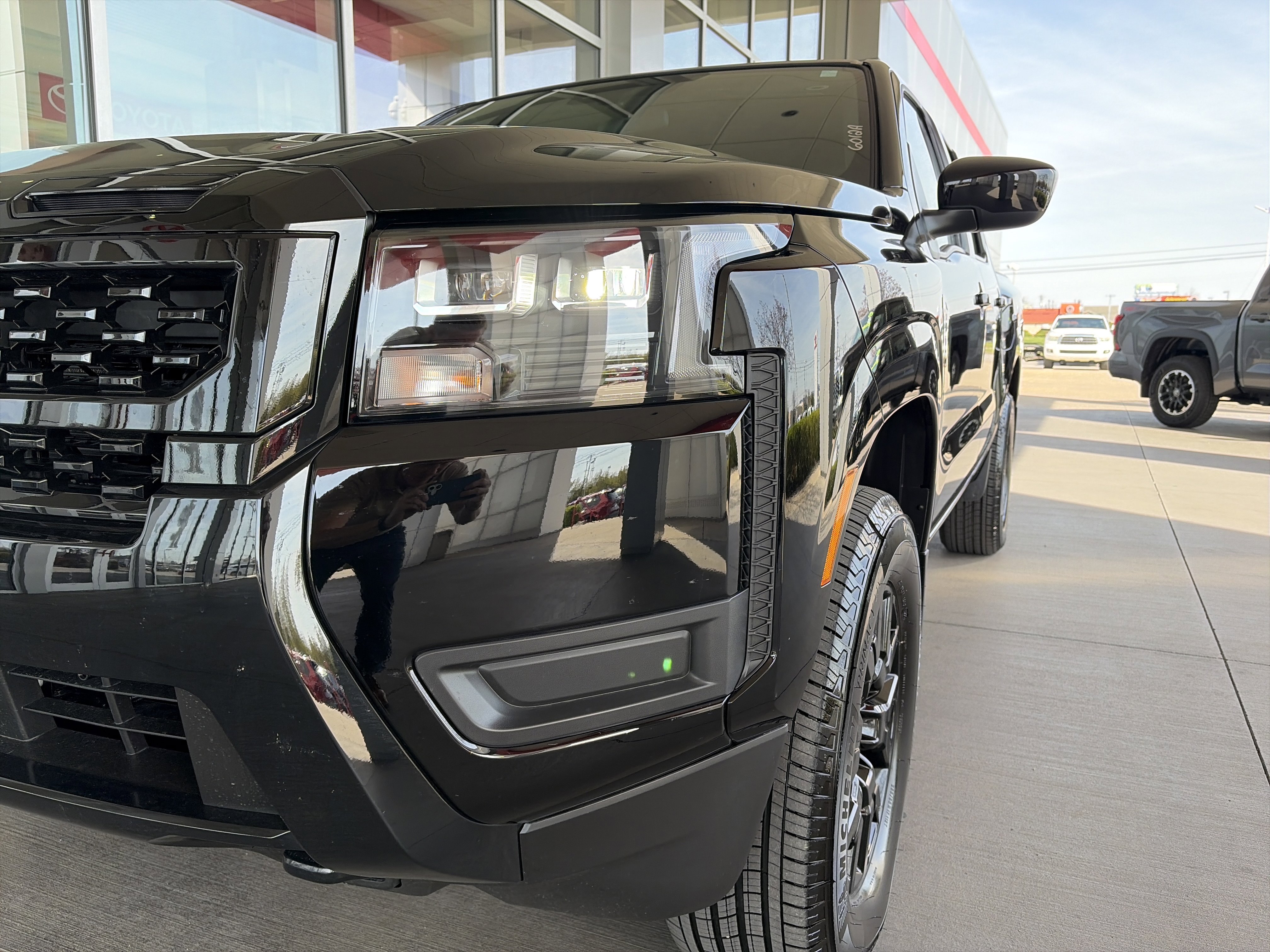 Used 2026 Nissan Frontier SV w/ All-Weather Content Package image 14
