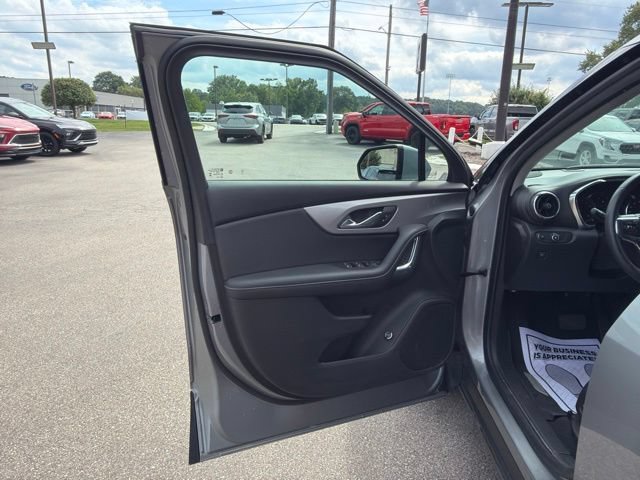 Certified 2023 Chevrolet Blazer LT w/ Convenience Package FWD image 12