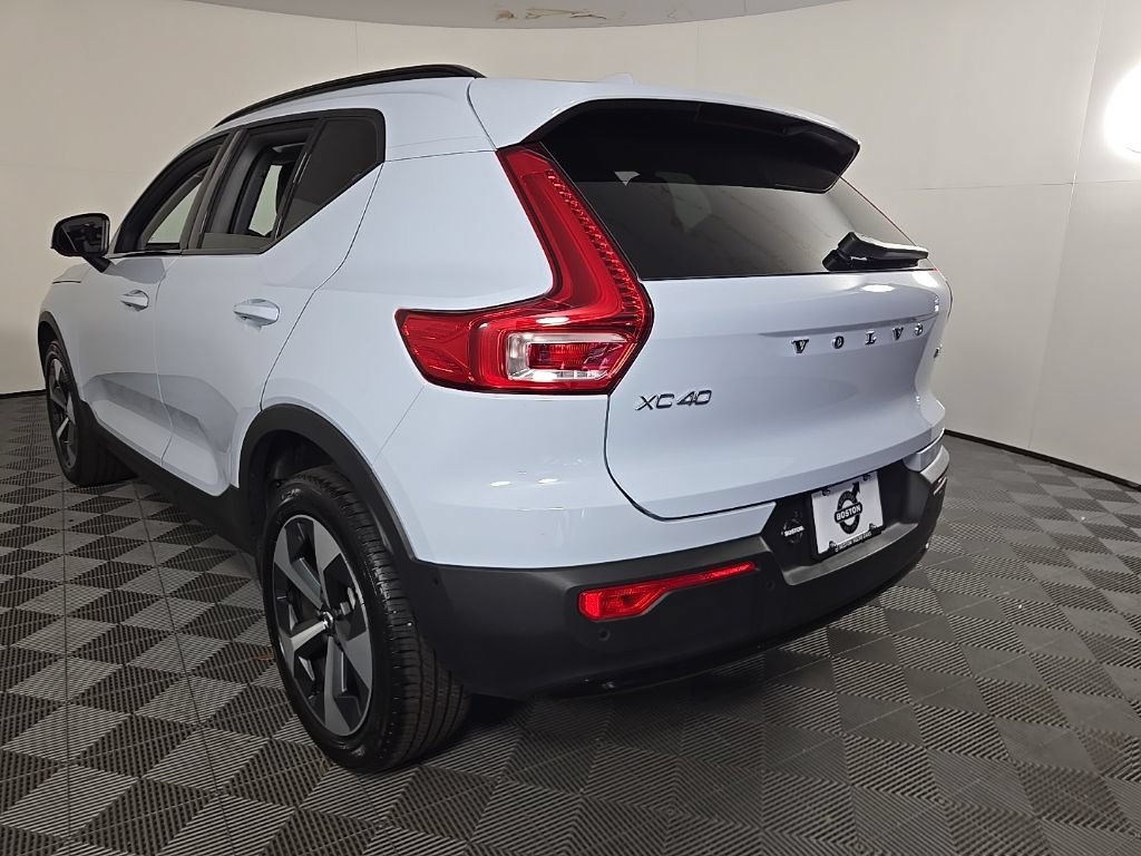 Certified 2026 Volvo XC40 B5 Plus AWD/4WD image 12
