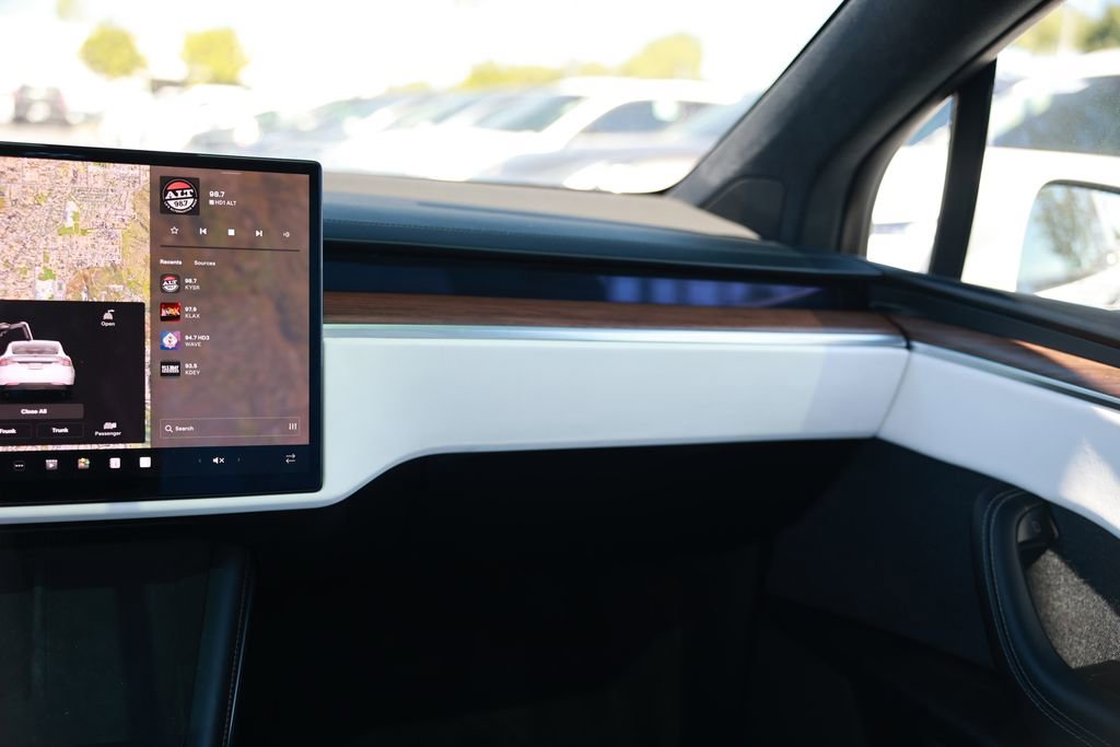 Used 2022 Tesla Model X AWD/4WD image 28