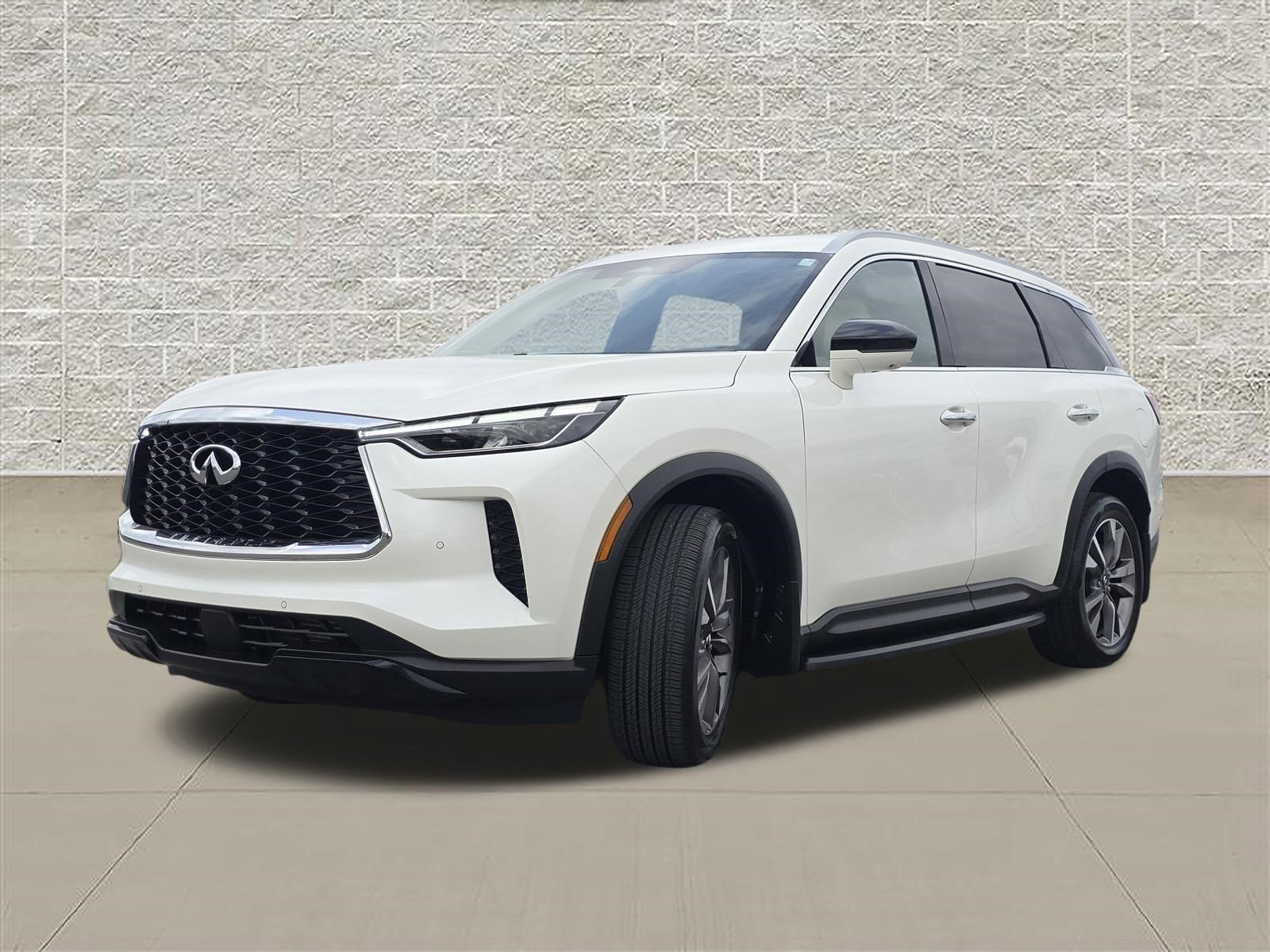 Used 2025 INFINITI QX60 Luxe w/ Cargo Package AWD/4WD image 3